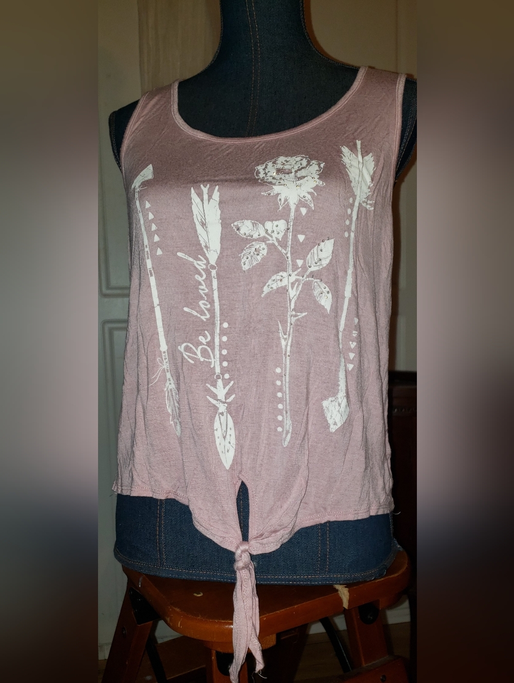 Women’s Mauve Tie-Front Graphic Tank Top